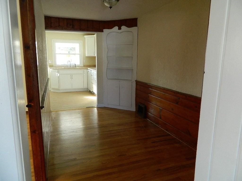 1046 Grace St Unit S - Photo 3 of 9