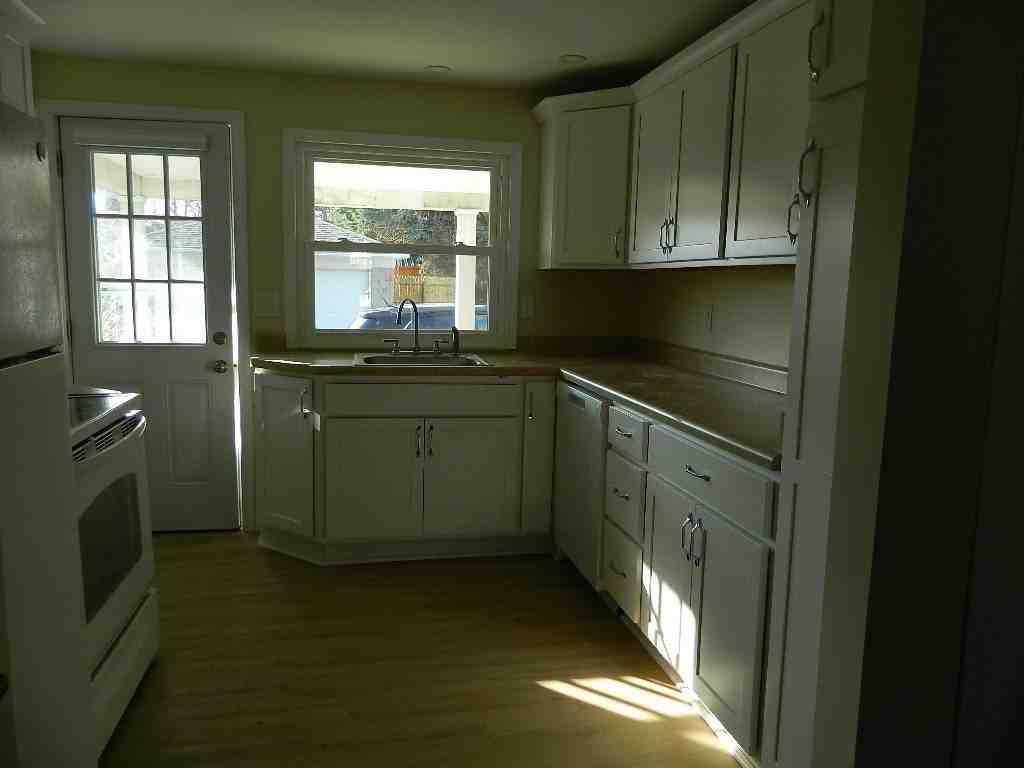 1046 Grace St Unit S - Photo 5 of 9