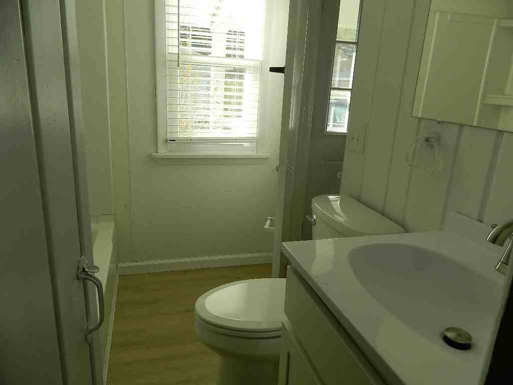 1046 Grace St Unit S - Photo 7 of 9