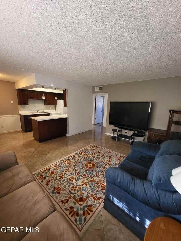 6700 6700 Escondido E2 - Photo 3 of 17