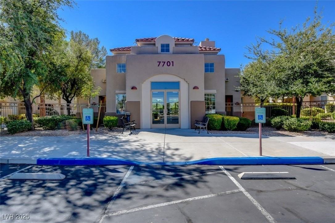 1908 High Valley Ct #105 - Photo 3 of 35