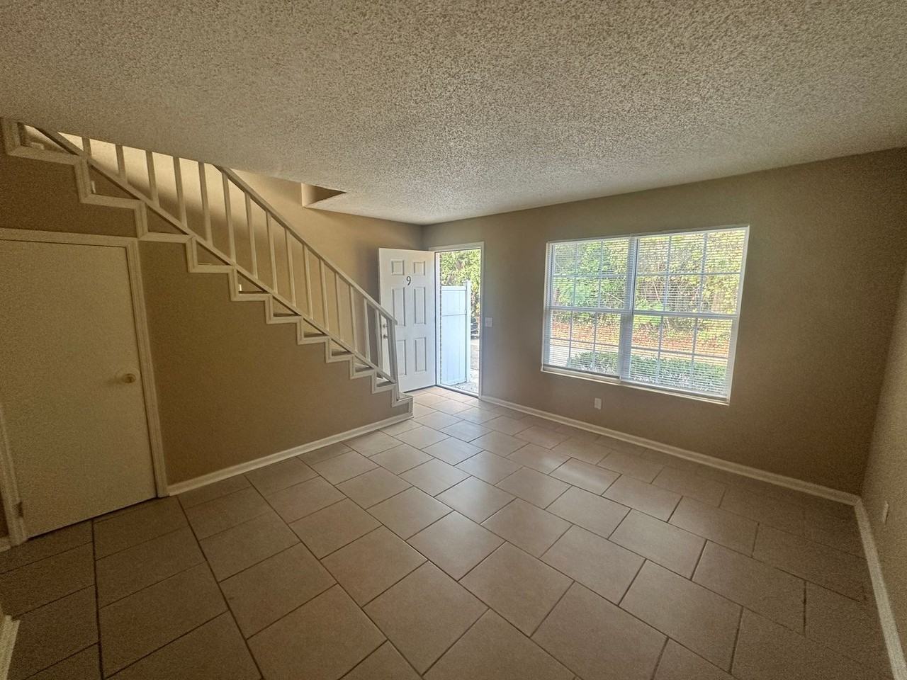 1305 Breckenridge Dr #9 - Photo 5 of 24