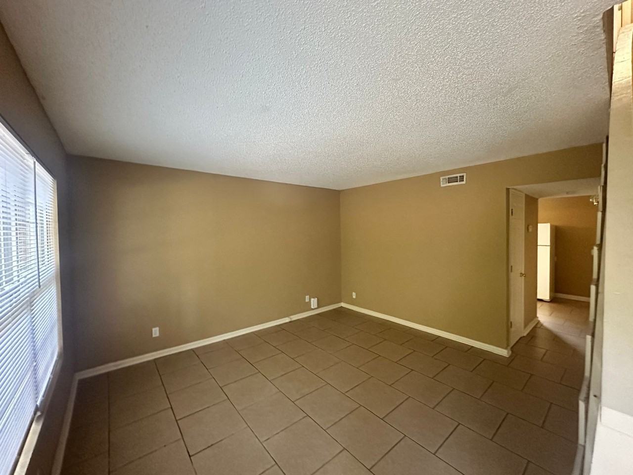 1305 Breckenridge Dr #9 - Photo 6 of 24