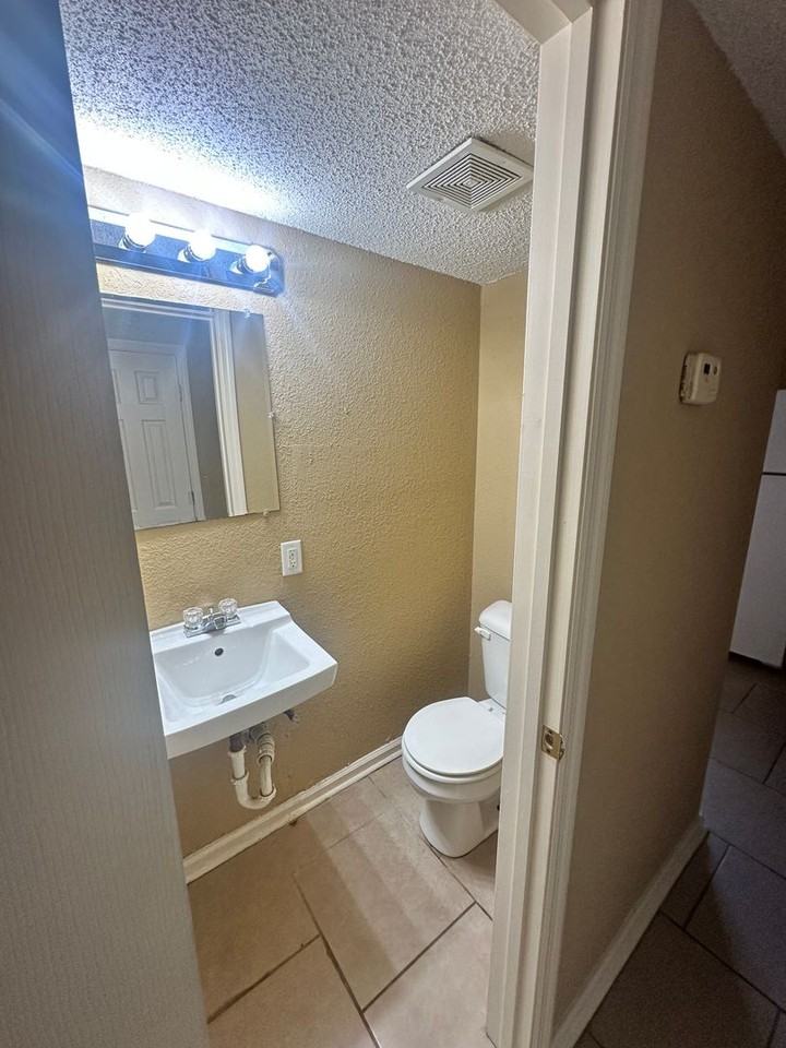 1305 Breckenridge Dr #9 - Photo 7 of 24