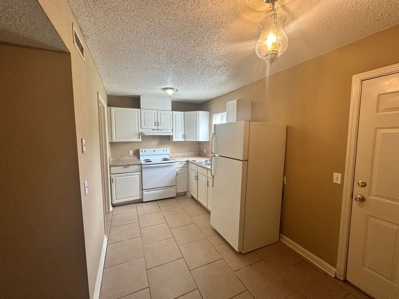 1305 Breckenridge Dr #9 - Photo 2 of 24