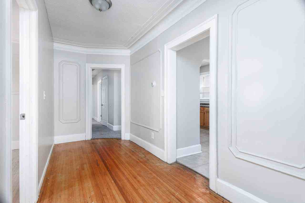 2704 Webb St - Photo 4 of 15