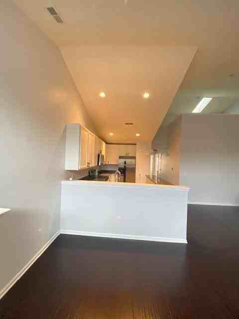 119 W Oakbrook Dr - Photo 2 of 24