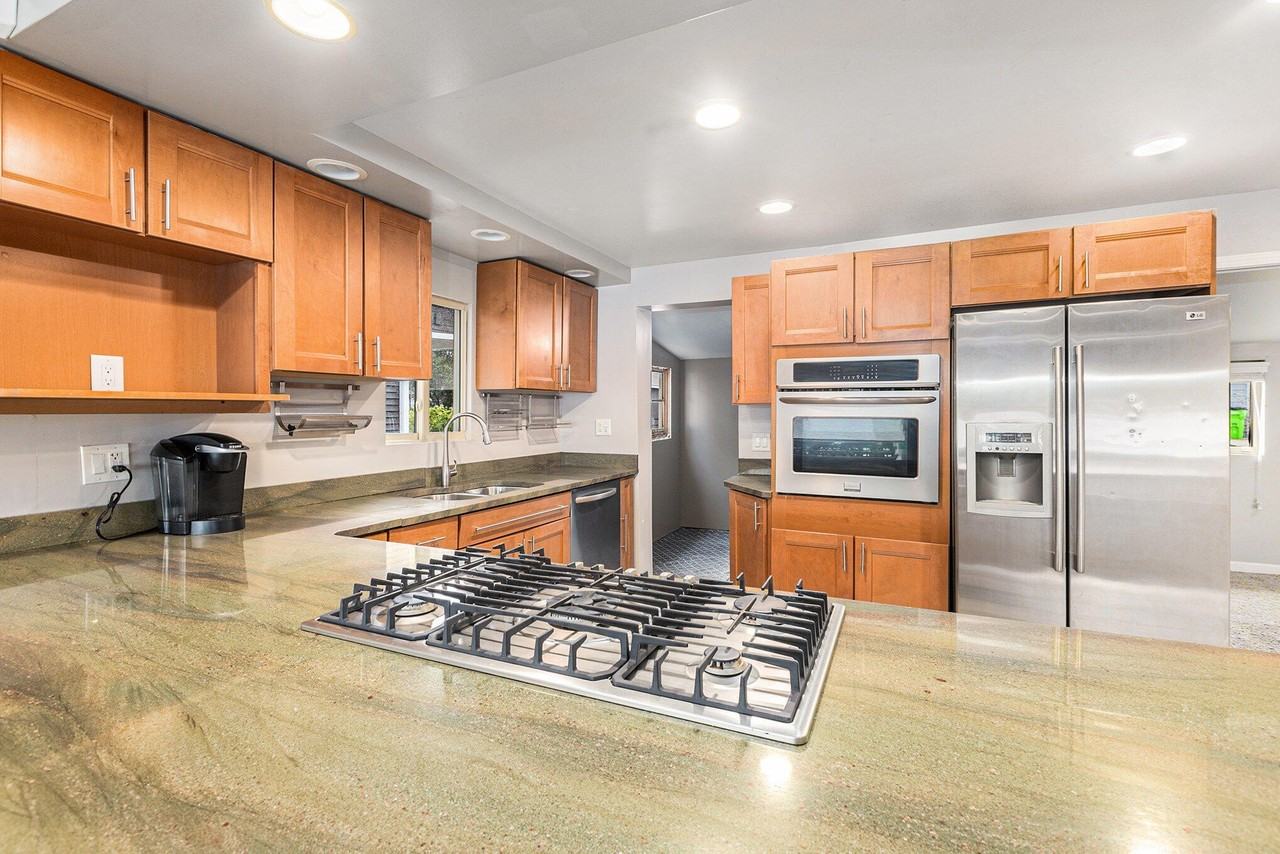 4093 Donnely Rd - Photo 5 of 29