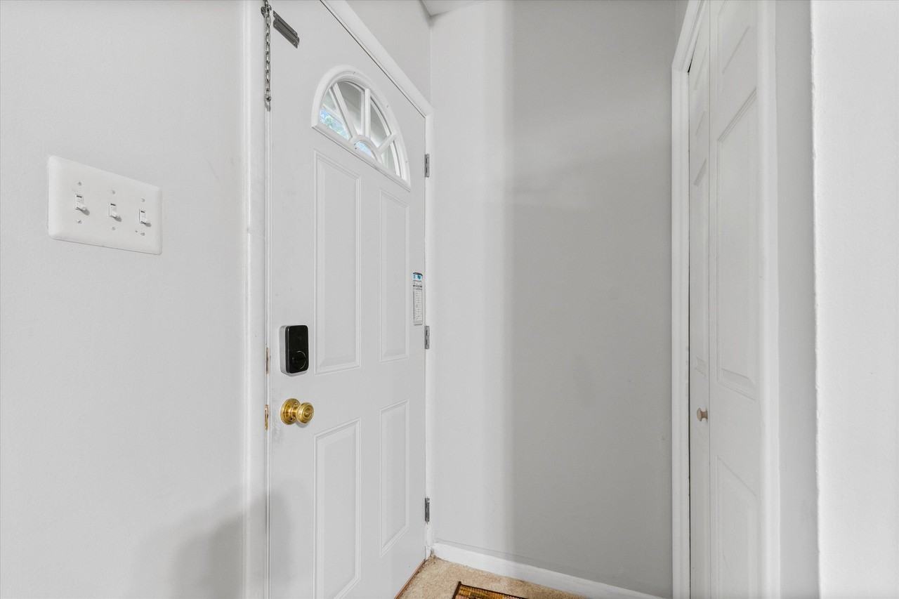 1015 N Maple Rd - Photo 6 of 28