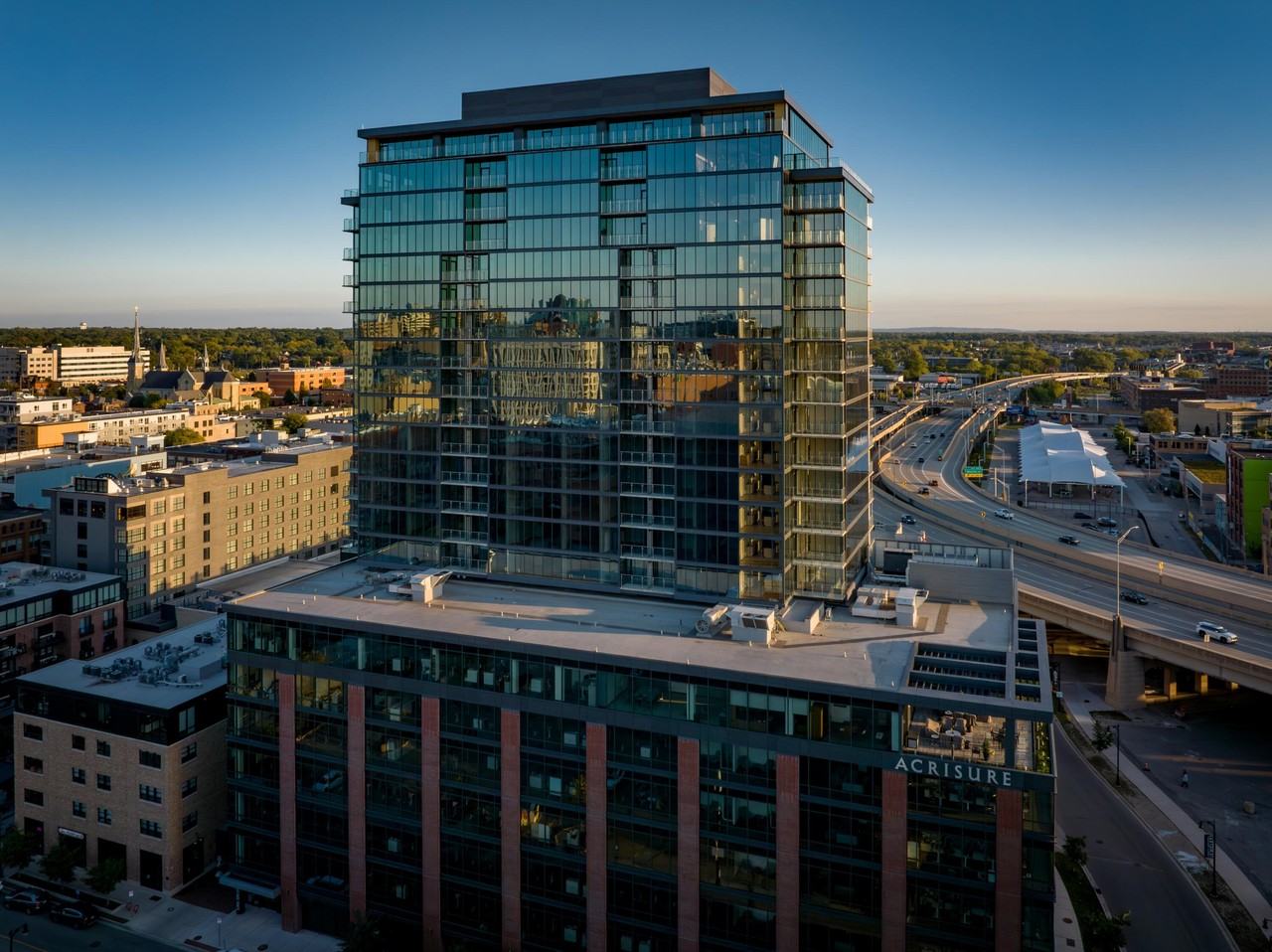 144 Oakes St Sw Apt 1410 #1410 - Photo 3 of 50