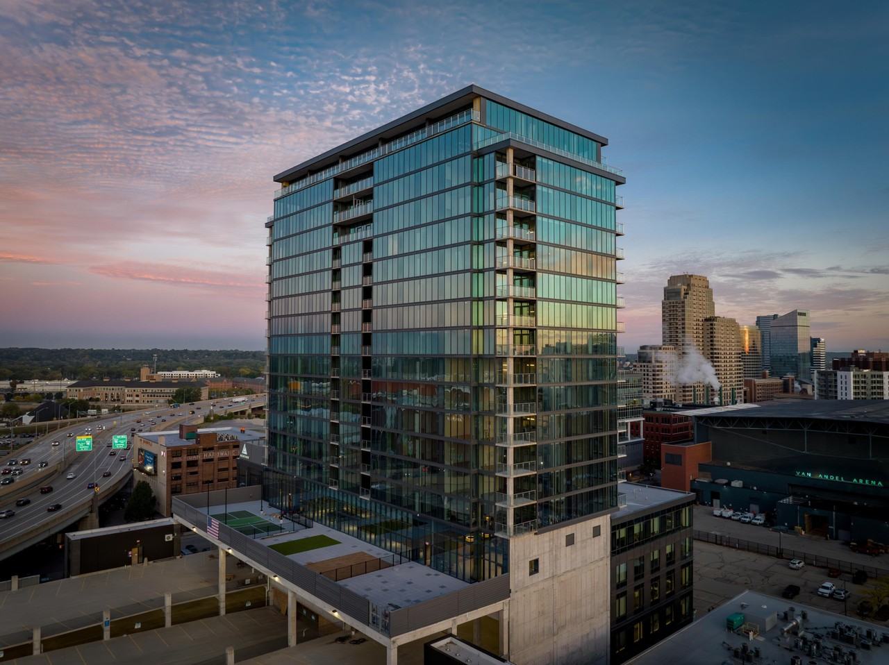 144 Oakes St Sw Apt 1410 #1410 - Photo 4 of 50