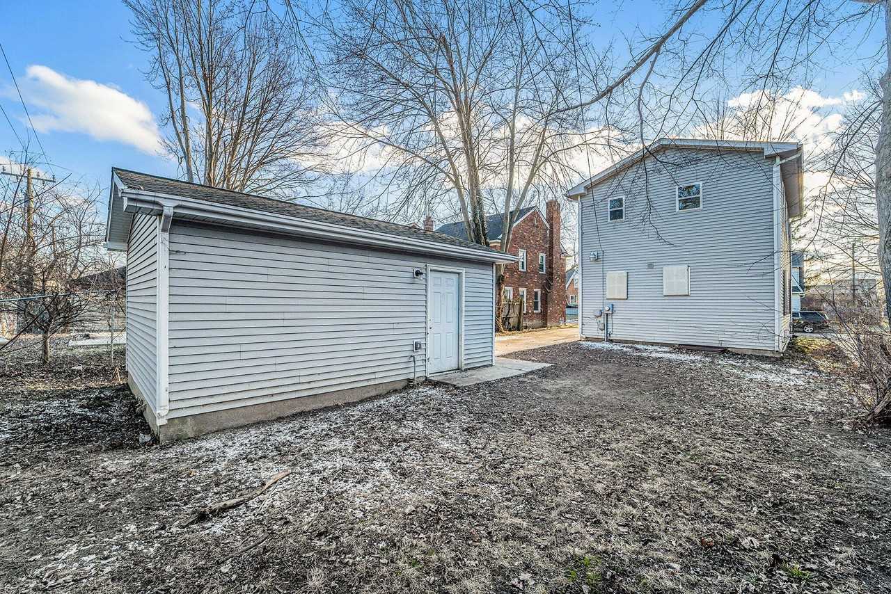 4128 Buckingham Ave - Photo 3 of 16