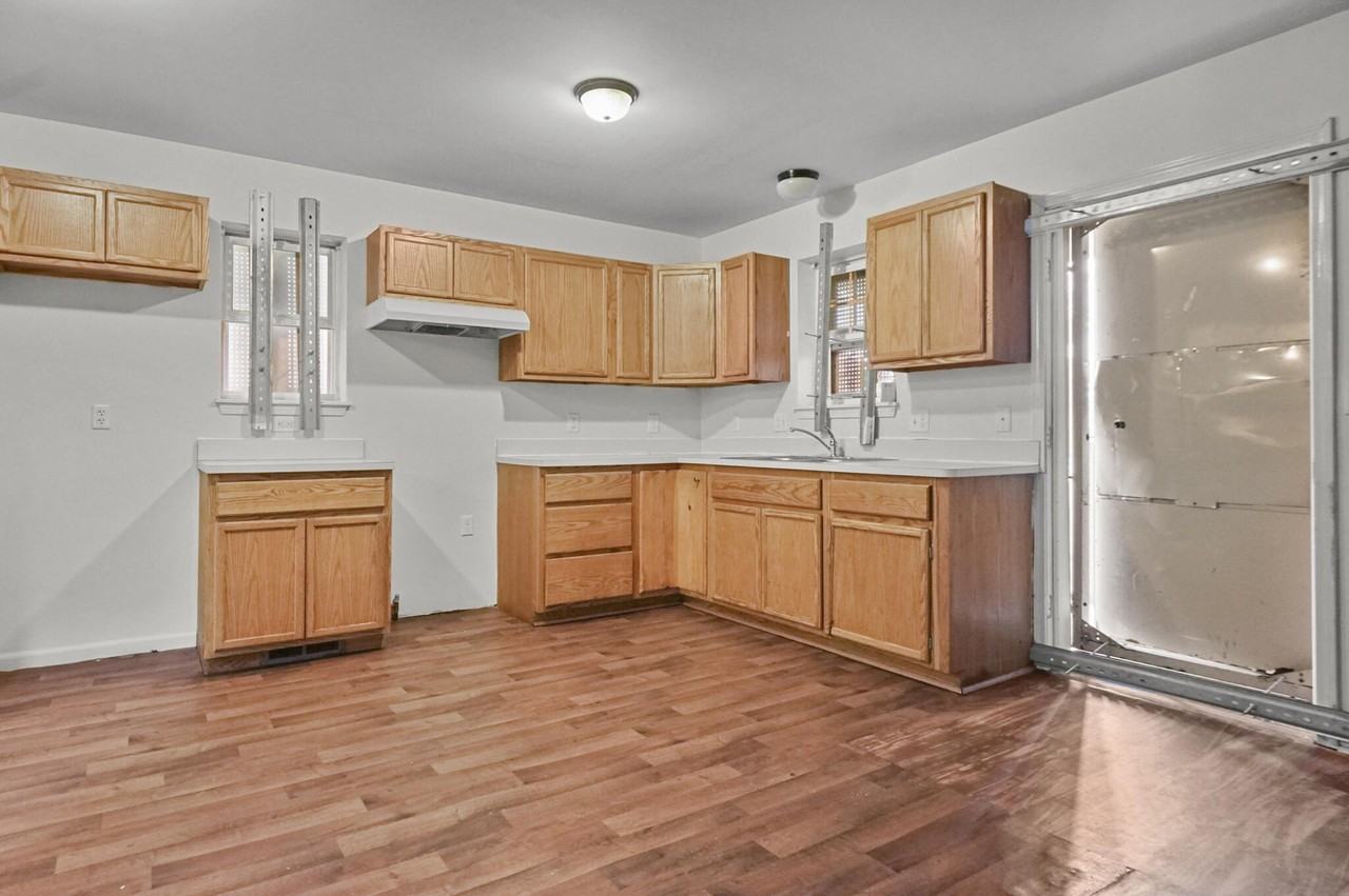 4128 Buckingham Ave - Photo 4 of 16