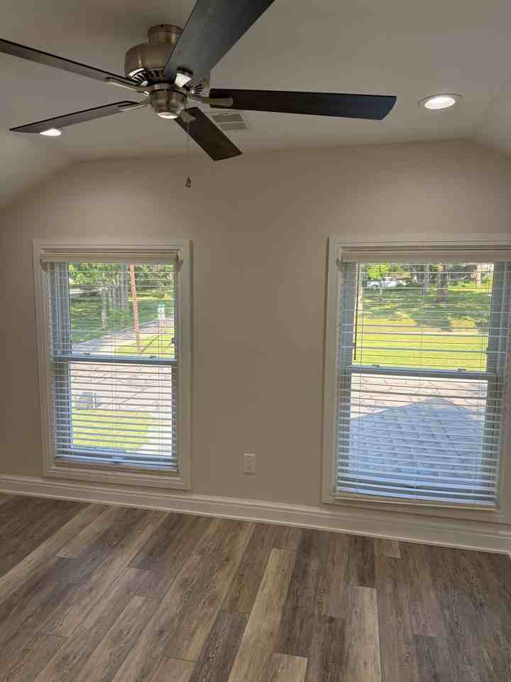 627 N River St Apt 3 #3 - Photo 5 of 12