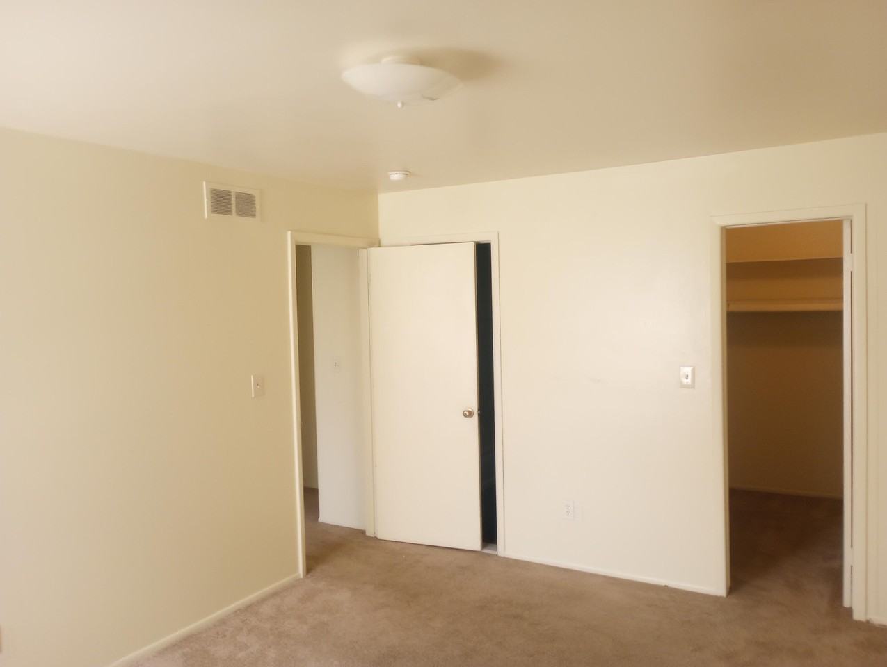 19639 W 12 Mile Rd Apt 104 #104 - Photo 5 of 13