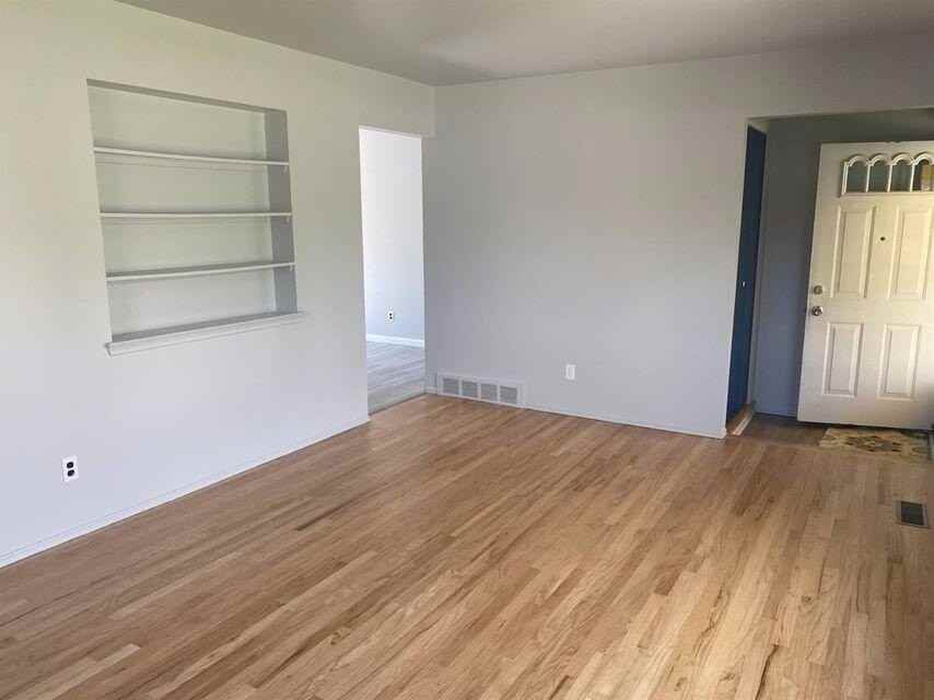 2160 Georgetown Blvd - Photo 4 of 15