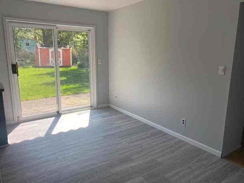 2160 Georgetown Blvd - Photo 6 of 15