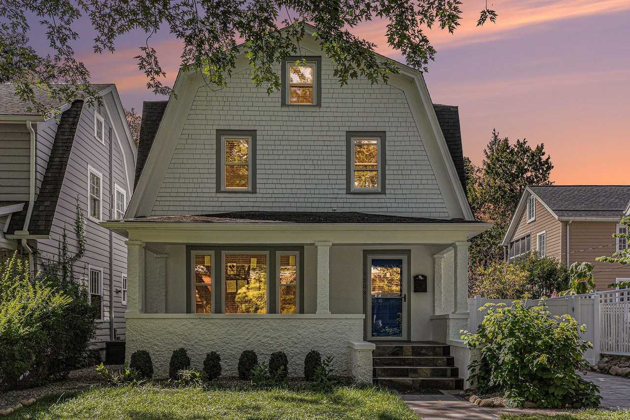 1208 Olivia Avenue - Photo 3 of 34