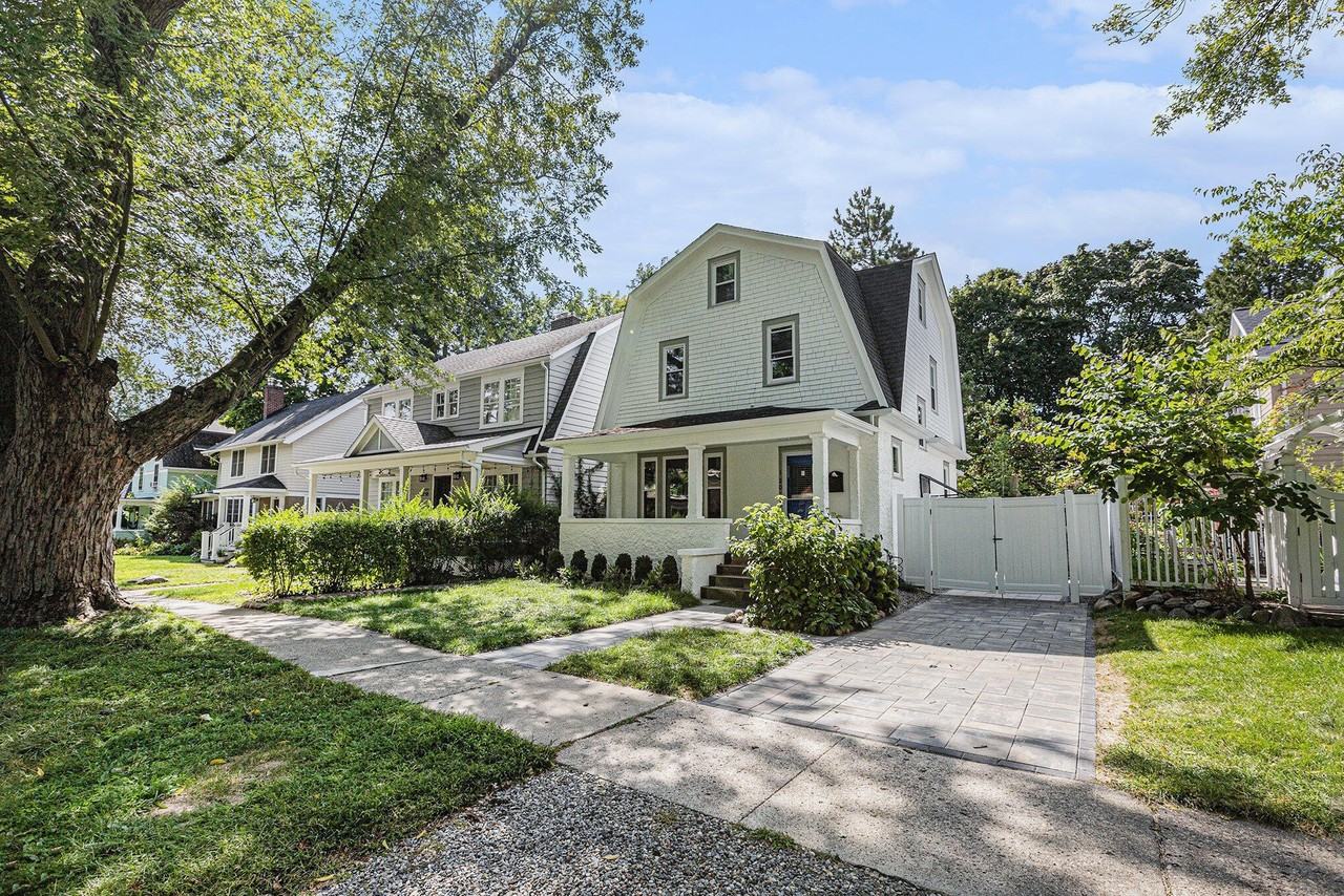 1208 Olivia Avenue - Photo 6 of 34