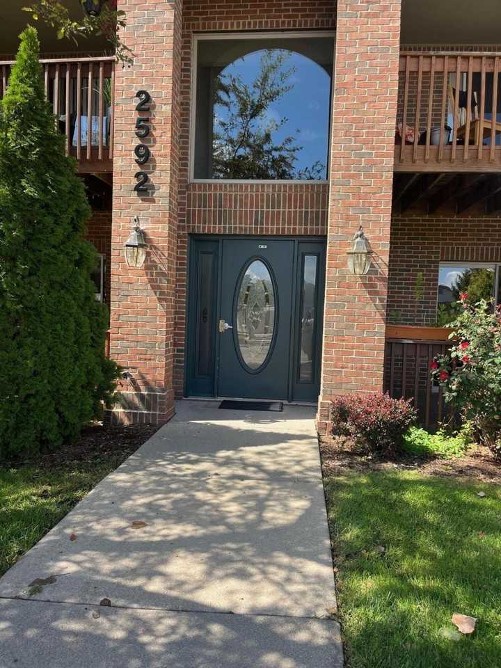 2592 Eagles Cir Unit 4 #4 - Photo 2 of 18