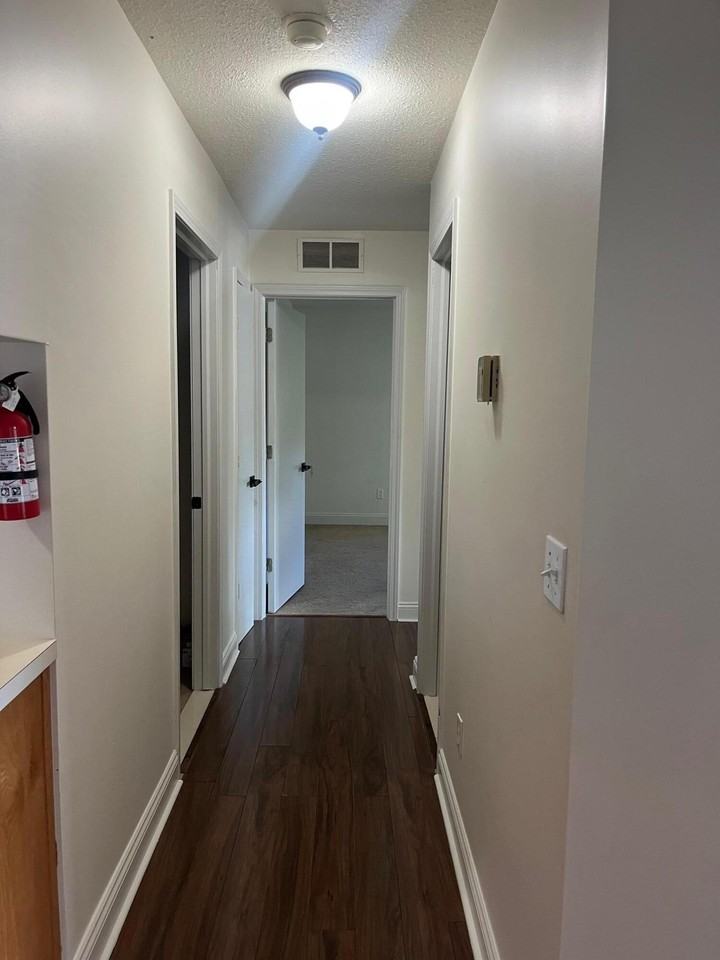 2592 Eagles Cir Unit 4 #4 - Photo 5 of 18