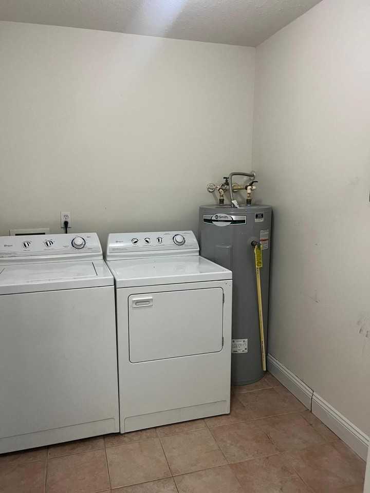 2592 Eagles Cir Unit 4 #4 - Photo 6 of 18