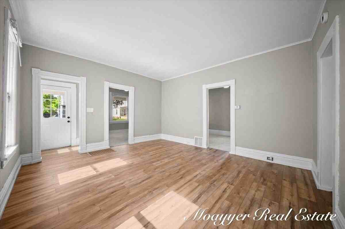 1108 Muskegon Ave Nw - Photo 6 of 27