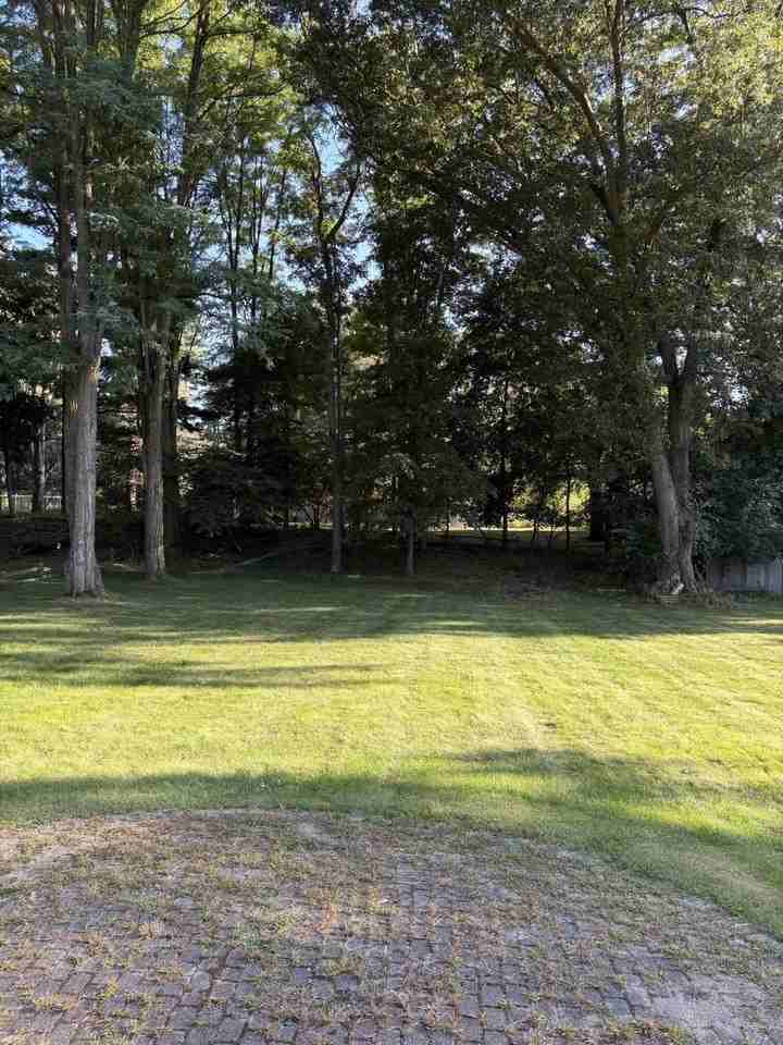 5215 Merriman Rd - Photo 3 of 16