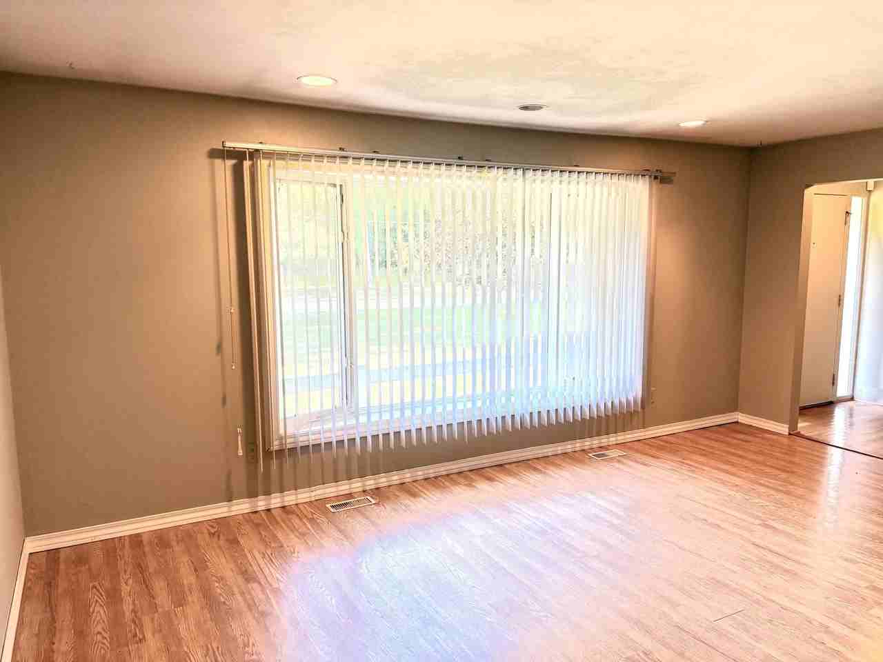 5215 Merriman Rd - Photo 5 of 16