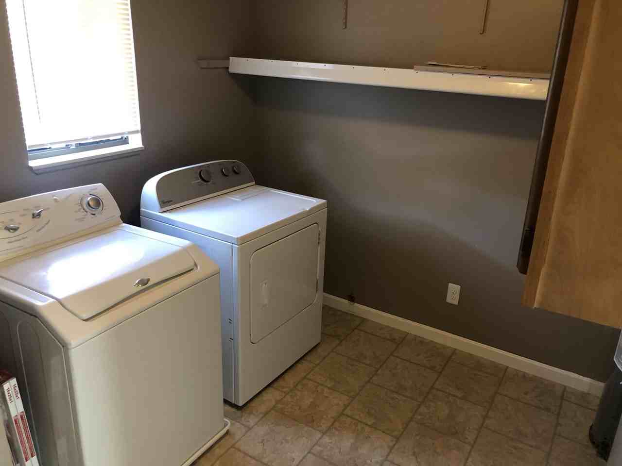 679 Karmada St - Photo 6 of 8