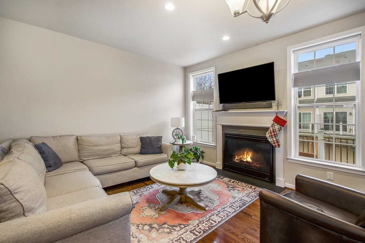 2765 Ashcombe Dr - Photo 7 of 22