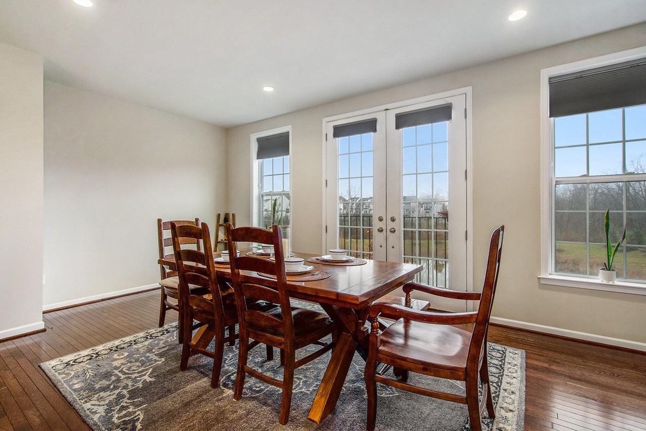 2765 Ashcombe Dr - Photo 3 of 22