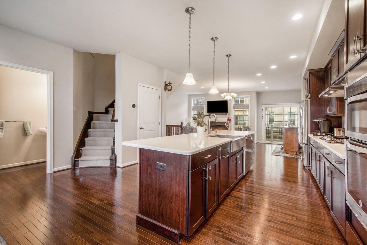 2765 Ashcombe Dr - Photo 4 of 22