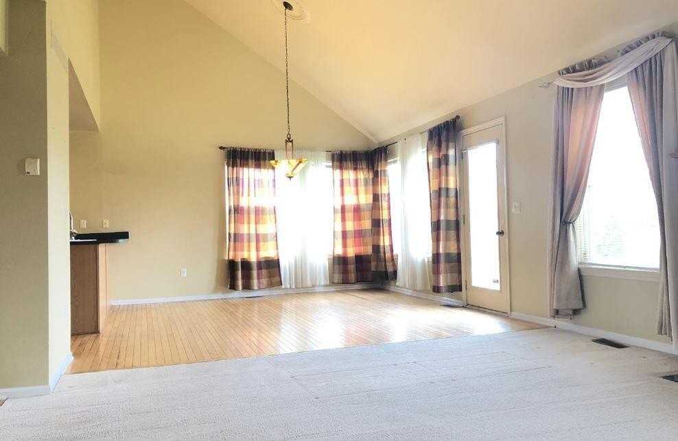 4838 Sycamore Dr - Photo 2 of 7