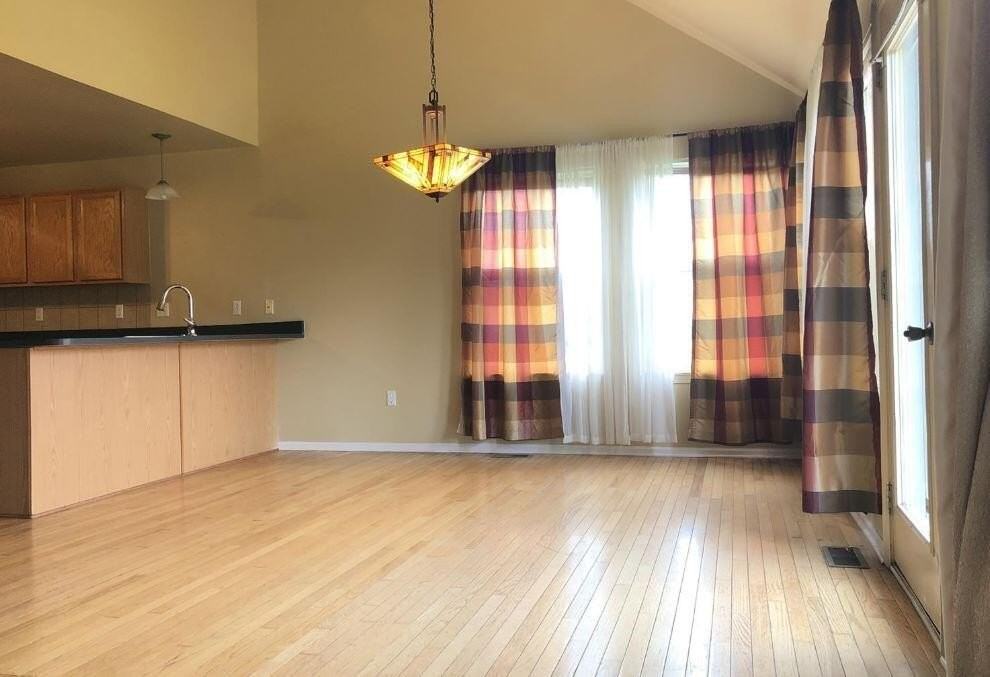 4838 Sycamore Dr - Photo 4 of 7