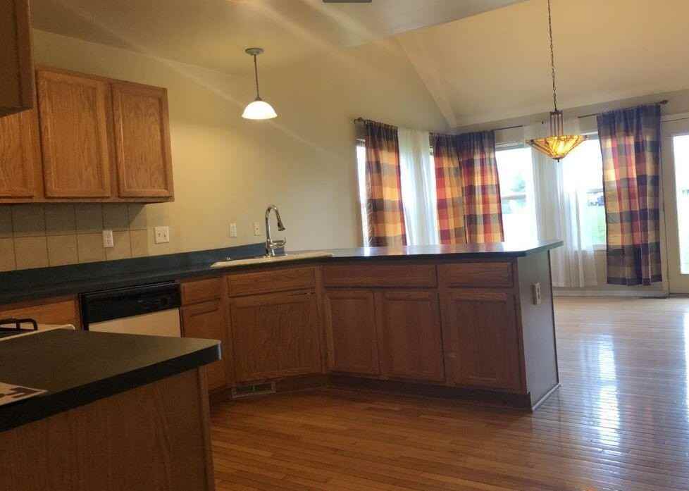 4838 Sycamore Dr - Photo 6 of 7