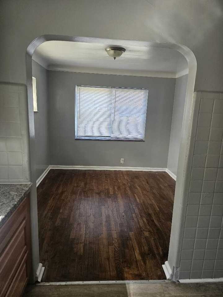 19346 Revere St - Photo 4 of 11