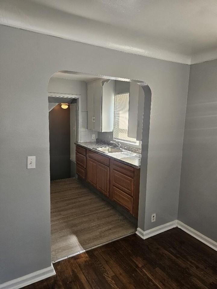 19346 Revere St - Photo 6 of 11