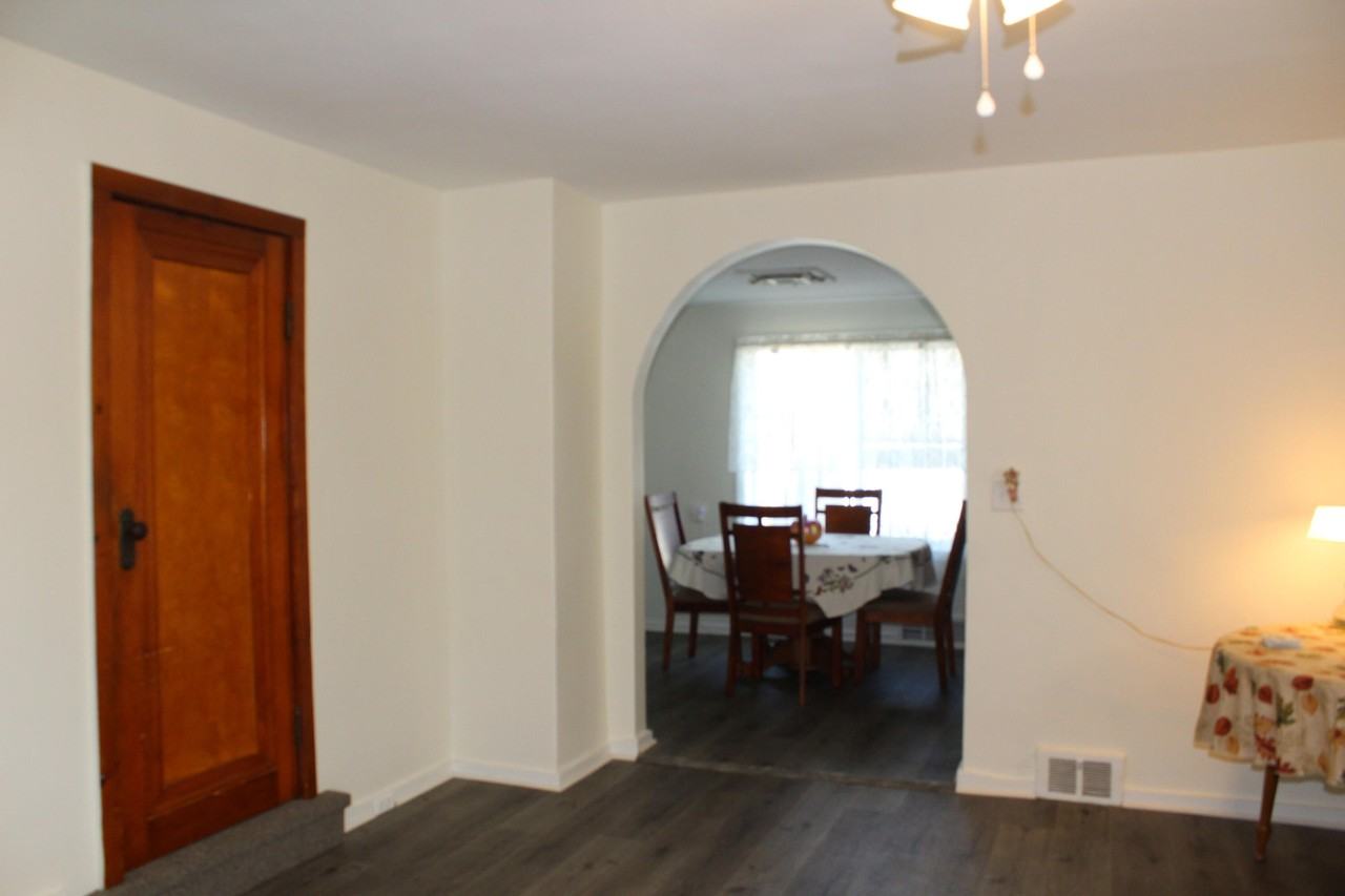 7945 Willow Rd - Photo 3 of 11