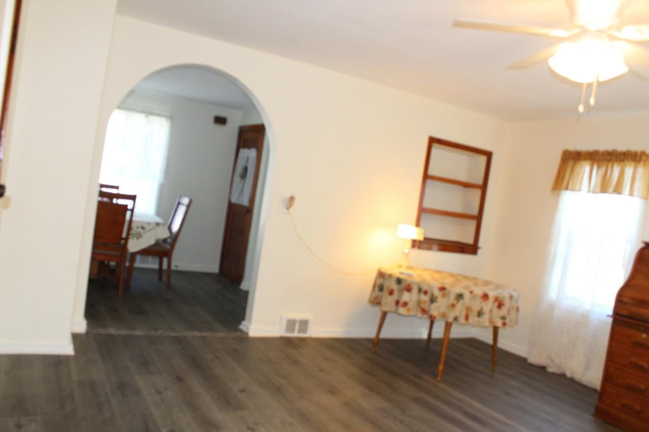 7945 Willow Rd - Photo 4 of 11