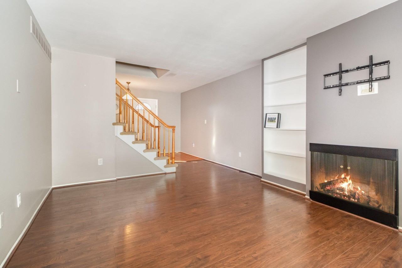 24750 Olde Orchard St - Photo 4 of 20