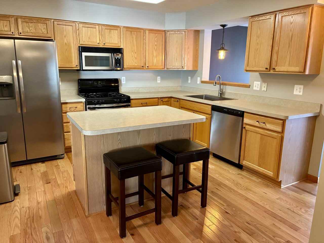 571 Sycamore Cir - Photo 6 of 34