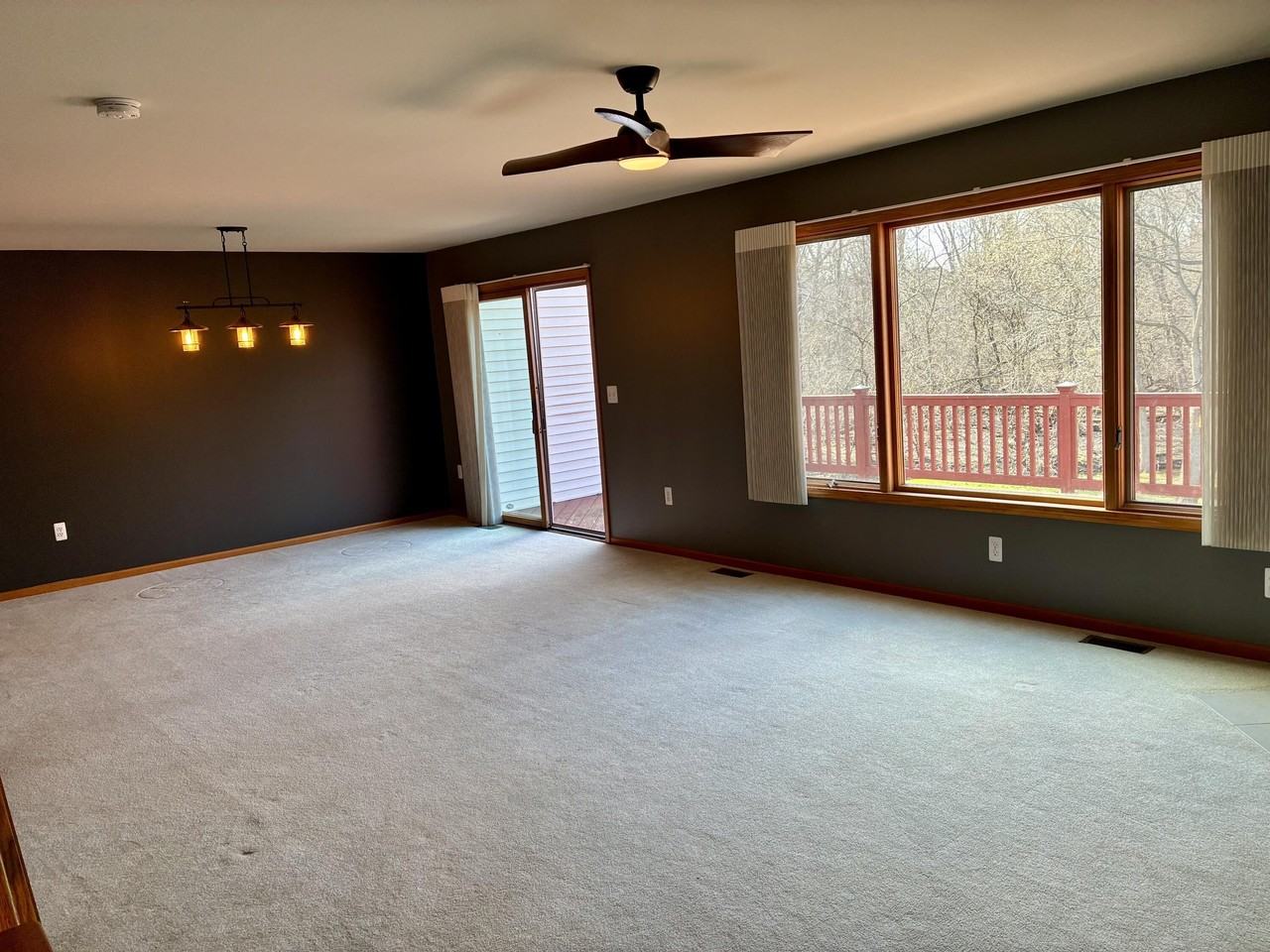 571 Sycamore Cir - Photo 7 of 34