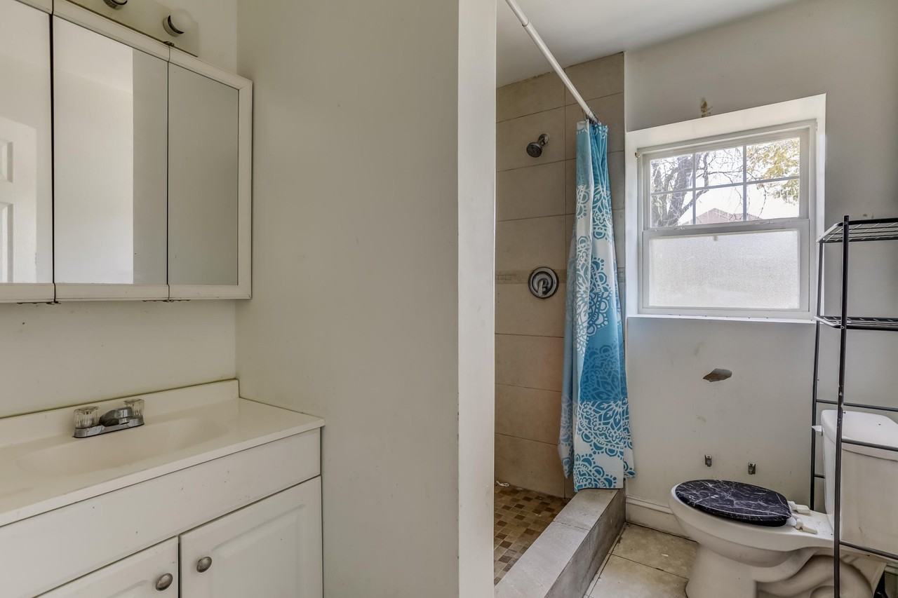 3700 Pasadena St Apt 3 #3 - Photo 2 of 8