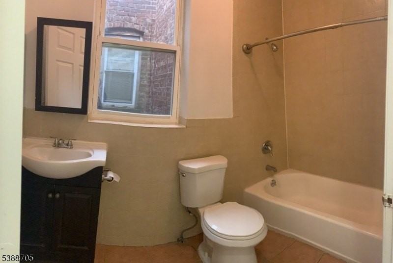 165 Sherman Ave - Photo 5 of 11