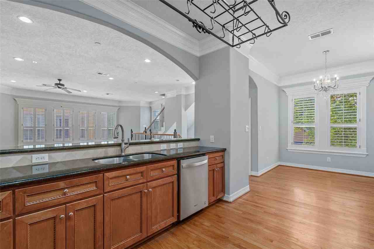 6124 Tyne St - Photo 6 of 15