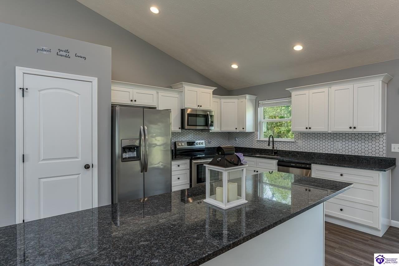 316 Berkshire Avenue - Photo 4 of 22