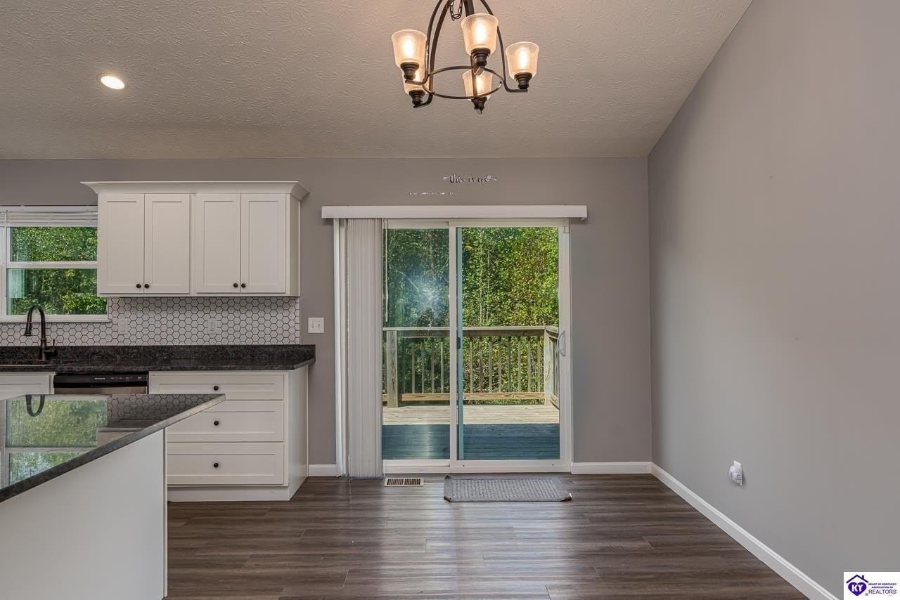 316 Berkshire Avenue - Photo 7 of 22