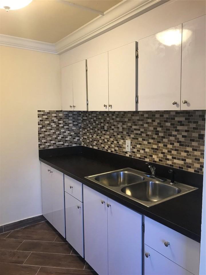 2300 Se 2nd St #1A - Photo 3 of 8