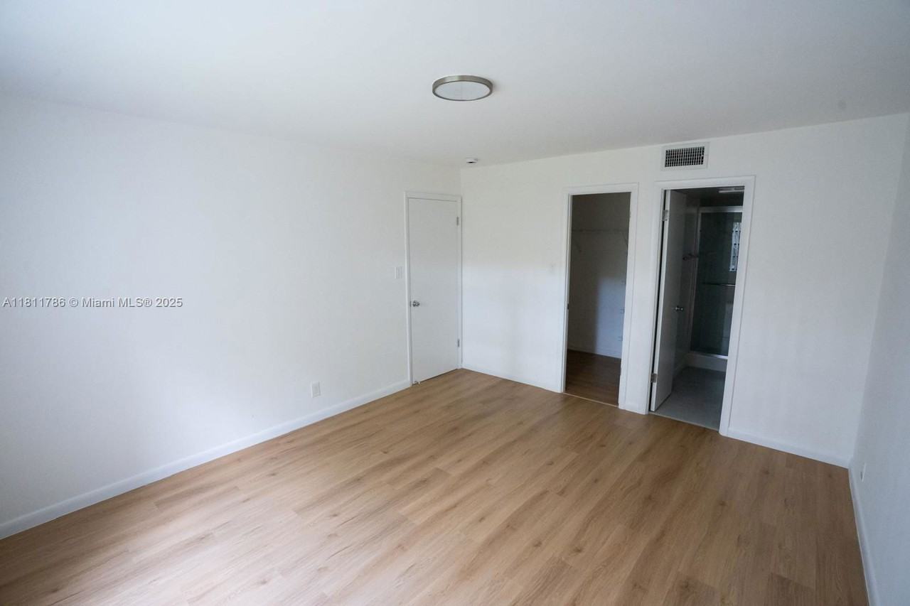 136 S Cypress Rd #314A - Photo 5 of 8